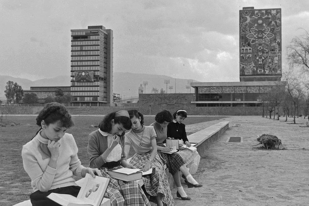 Historiadoras en México. Transformadoras de un campo varonil. Notas preliminares. Por Luz María Uhthoff López